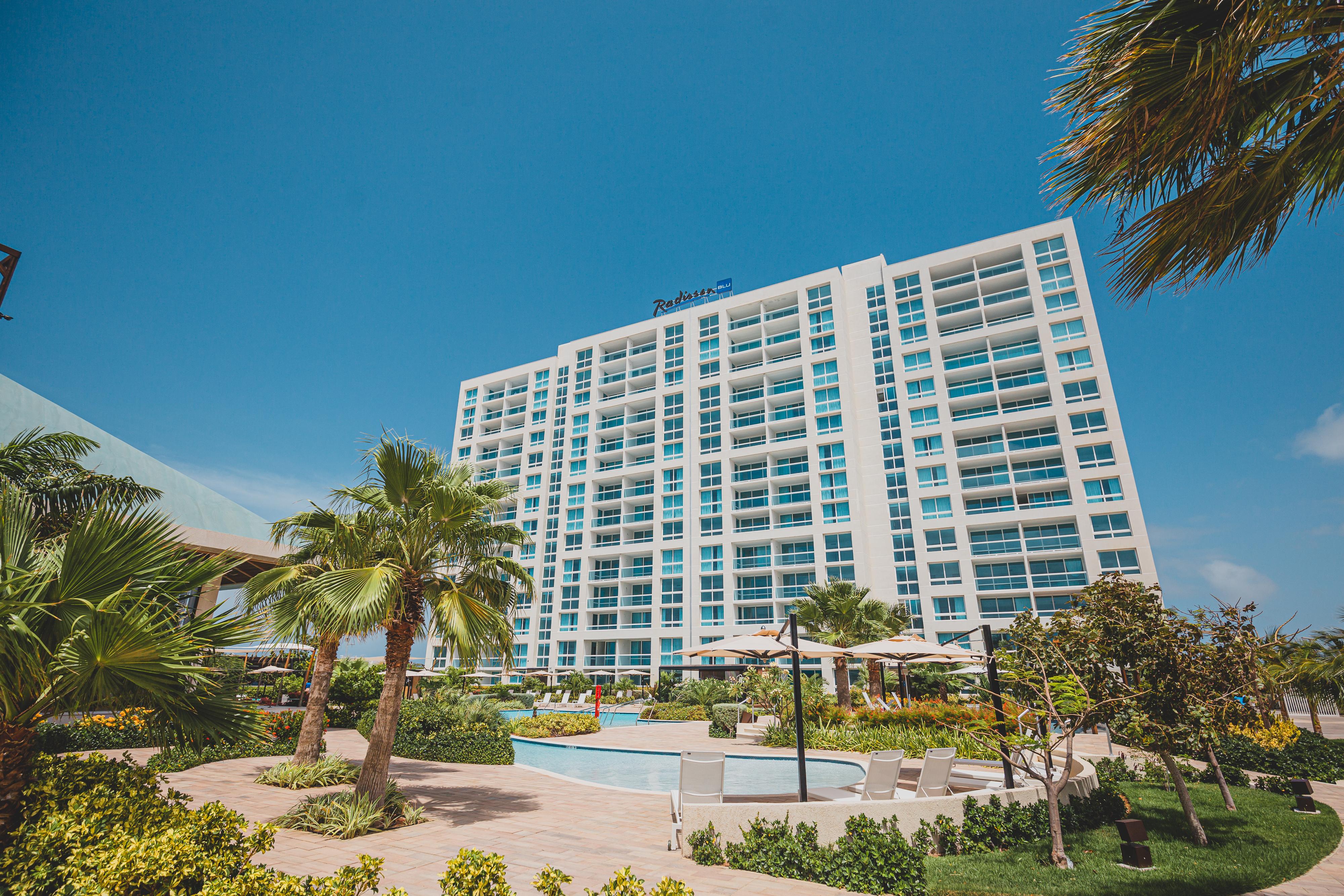 Hotel Radisson Blu Aruba Palm Beach Exterior foto